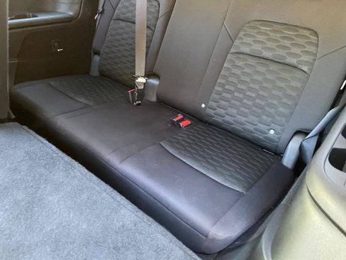 Used 2022 Nissan Pathfinder S FWD image 36