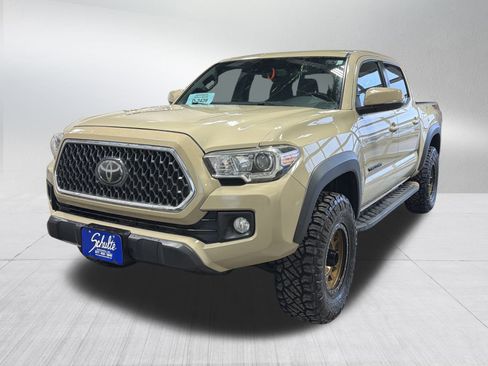Used 2019 Toyota Tacoma TRD Off-Road image 4