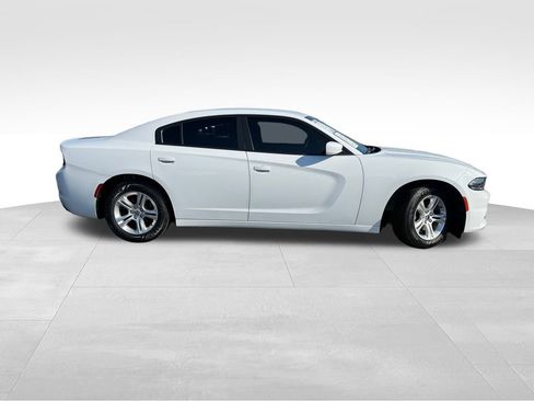 Used 2020 Dodge Charger SXT image 9