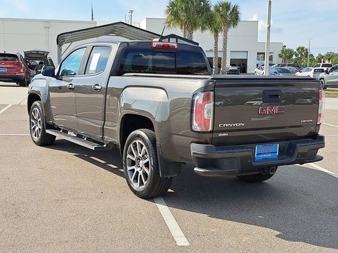Used 2020 GMC Canyon Denali image 4