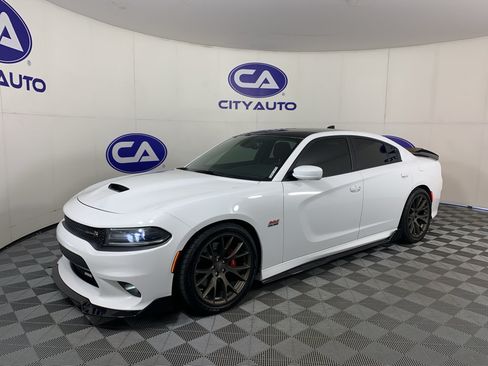 Used 2016 Dodge Charger R/T Scat Pack w/ Beats Audio Group RWD image 7