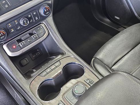 Used 2023 GMC Acadia Denali FWD image 24