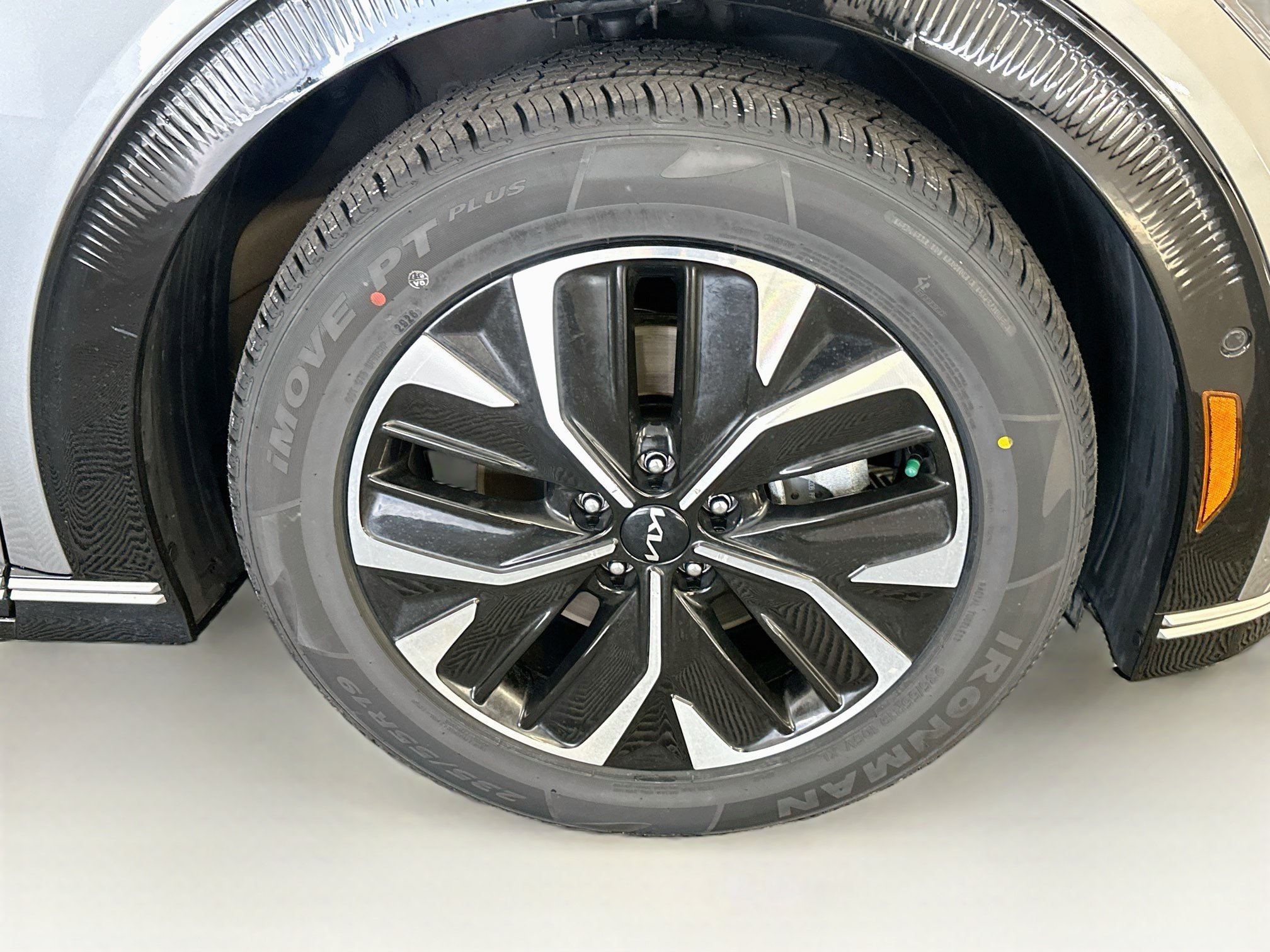Used 2024 Kia EV6 Wind w/ Wind Technology Package AWD/4WD image 11