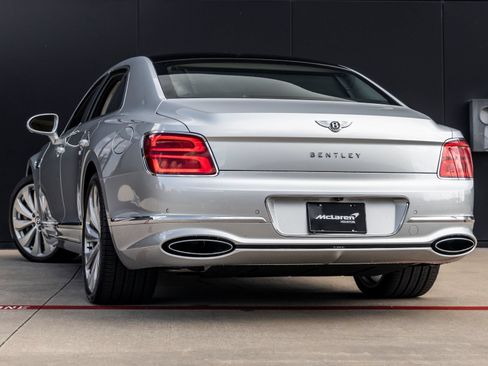 Used 2026 Bentley Flying Spur Plug-In Hybrid AWD/4WD image 6