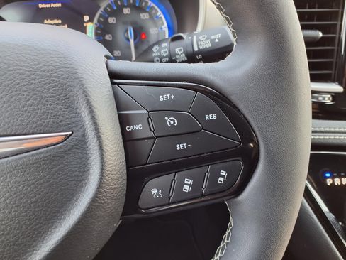 Certified 2023 Chrysler Pacifica Touring-L w/ S Appearance Package AWD/4WD image 12