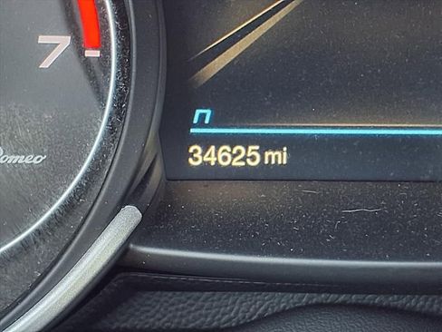 Used 2022 Alfa Romeo Giulia Ti image 35