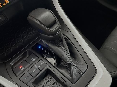 Used 2022 Toyota RAV4 XLE w/ Convenience Package image 20