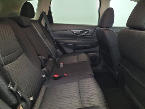 Used 2017 Nissan Rogue SV image 19