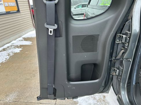 Used 2005 Nissan Frontier SE image 14