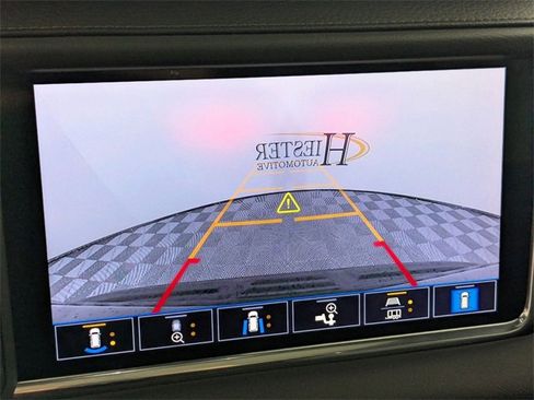 Used 2021 GMC Yukon XL Denali image 23