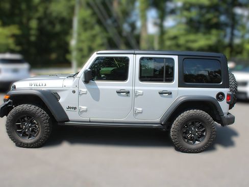 Used 2024 Jeep Wrangler Unlimited Sport AWD/4WD image 5