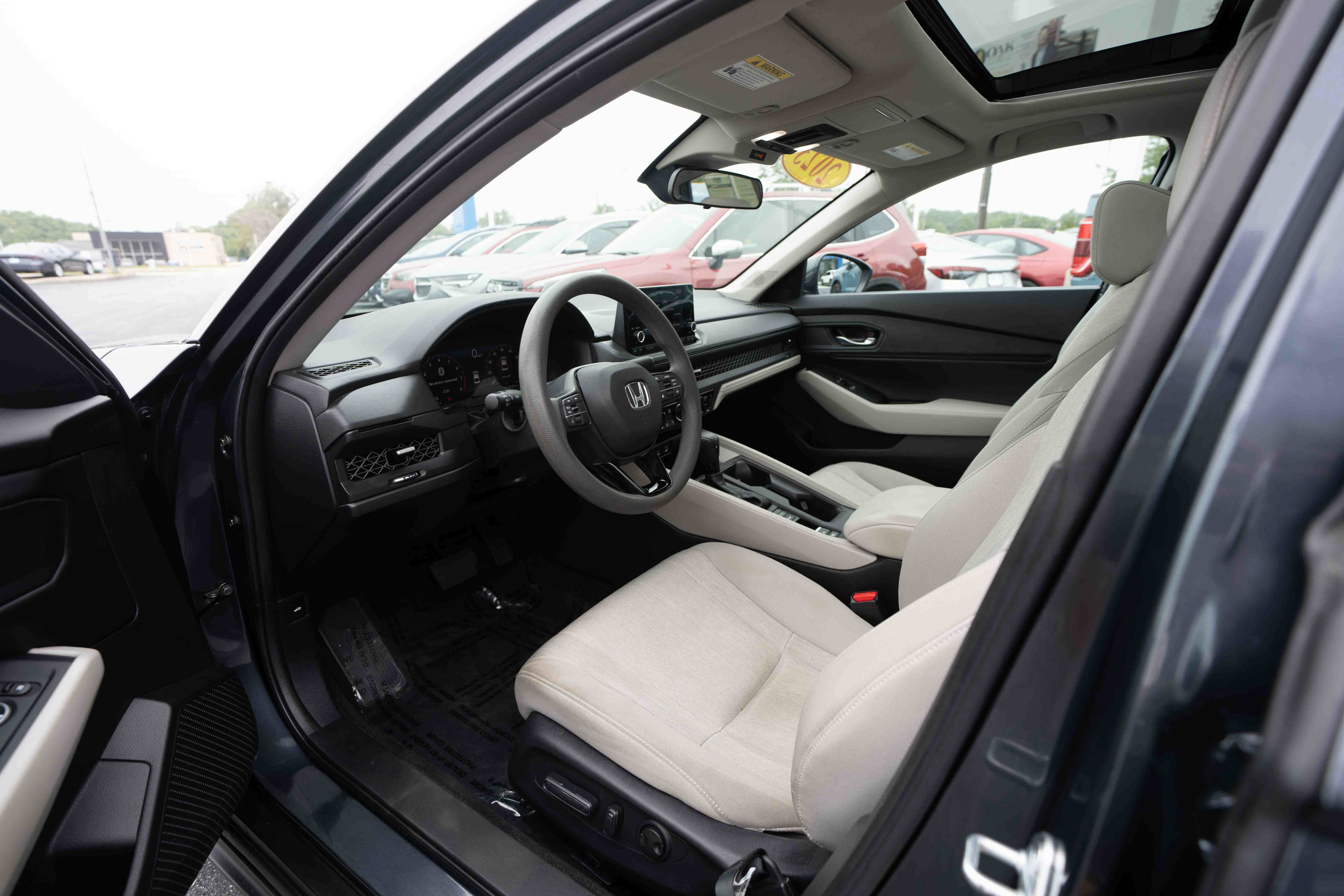 Certified 2023 Honda Accord EX image 8