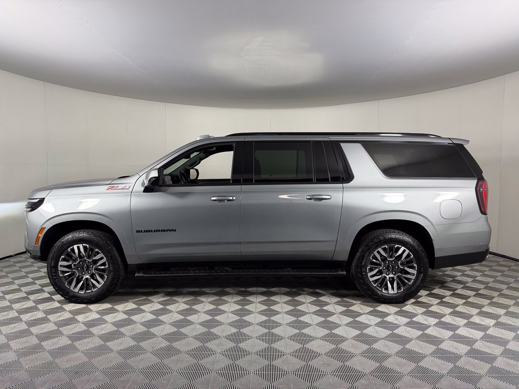 Used 2025 Chevrolet Suburban Z71 AWD/4WD image 11