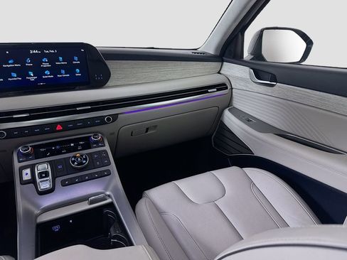 Used 2024 Hyundai Palisade Calligraphy image 24