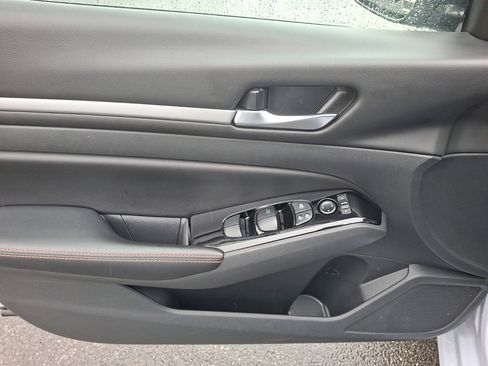 Used 2024 Nissan Altima 2.5 SR image 22