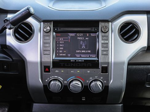 Used 2015 Toyota Tundra SR5 image 3