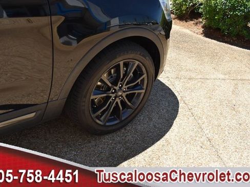 Used 2018 Ford Explorer XLT w/ Equipment Group 202A FWD image 14