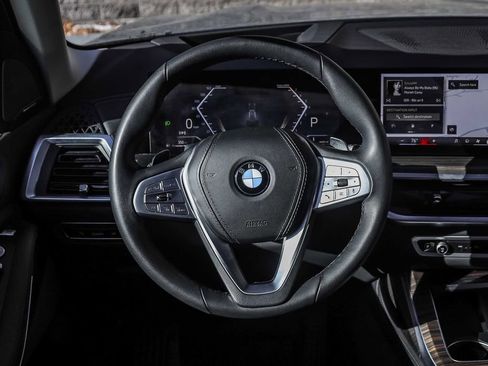 Used 2024 BMW X7 xDrive40i w/ Premium Package AWD/4WD image 28