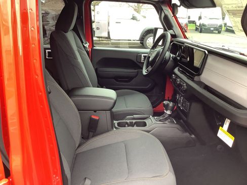 New 2025 Jeep Wrangler Unlimited Sport image 9