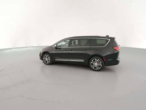 New 2026 Chrysler Pacifica Pinnacle image 7