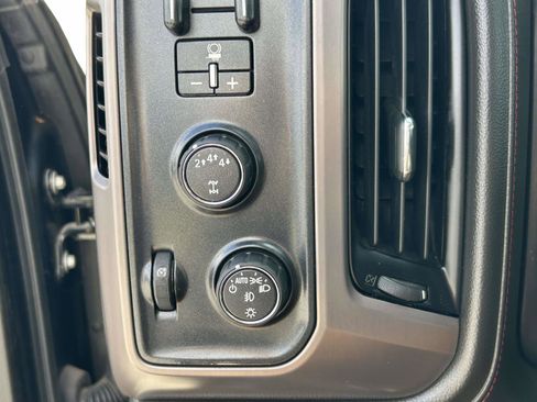 Used 2017 GMC Sierra 2500 SLT w/ All Terrain X HD Package image 19