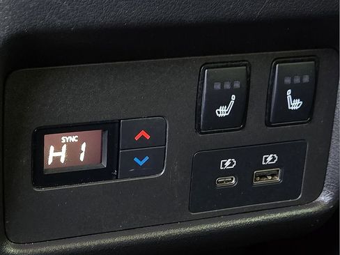 Used 2023 Nissan Rogue Platinum w/ Platinum Premium Package image 11