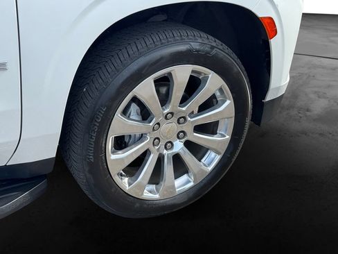 Used 2021 Chevrolet Tahoe Premier w/ Premium Package AWD/4WD image 13