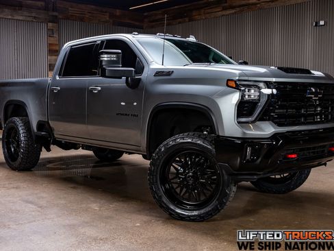 Used 2025 Chevrolet Silverado 2500 LTZ w/ LTZ Plus Package image 1