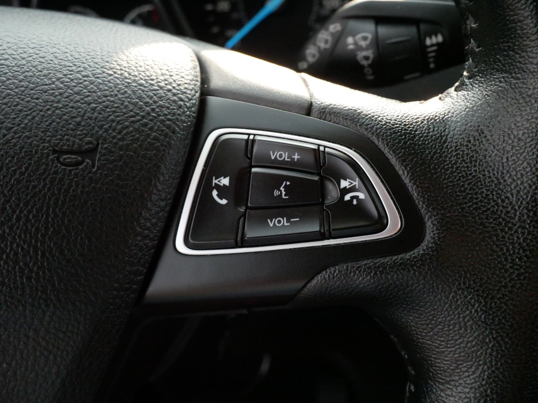 Used 2018 Ford Escape Titanium AWD/4WD image 25