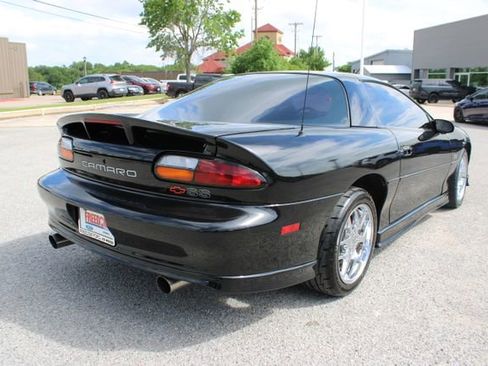 Used 2002 Chevrolet Camaro Z28 w/ Preferred Equipment Group 2 RWD image 5