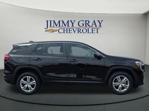 Used 2024 GMC Terrain SLE AWD/4WD image 6