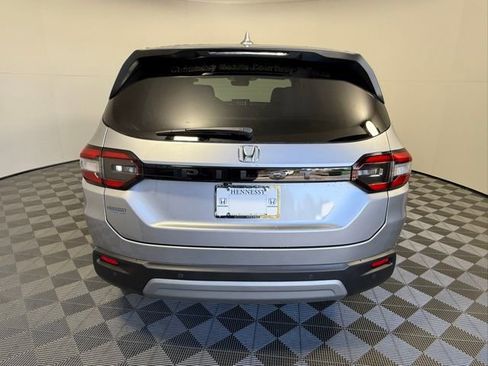 Used 2025 Honda Pilot EX-L image 5