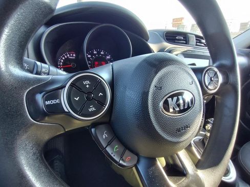 Used 2018 Kia Soul + FWD image 18
