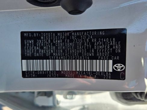 Used 2025 Toyota Corolla LE FWD image 30