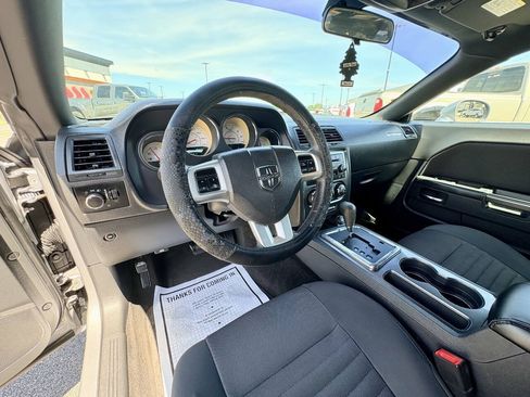 Used 2014 Dodge Challenger SXT RWD image 13