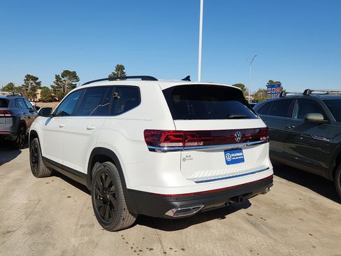 New 2026 Volkswagen Atlas SE image 5