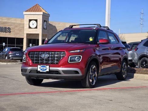 Certified 2025 Hyundai Venue Limited image 3