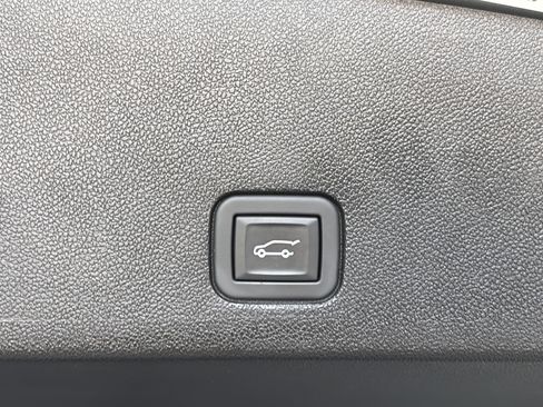 Certified 2024 Cadillac XT6 Luxury AWD/4WD image 17