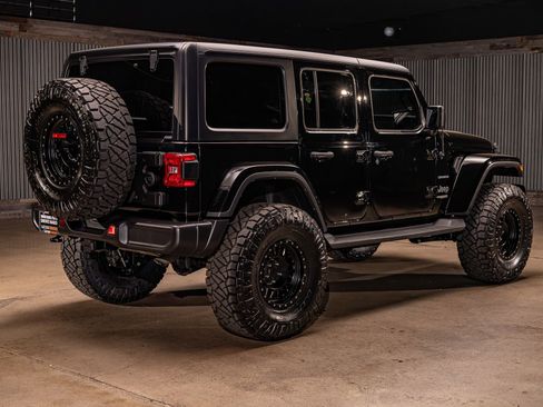 Used 2022 Jeep Wrangler Unlimited Sahara w/ LED Lighting Group image 10