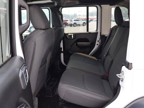 Used 2024 Jeep Wrangler Unlimited AWD/4WD image 5