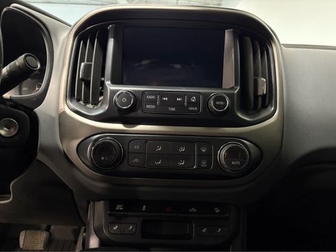 Used 2016 Chevrolet Colorado Z71 AWD/4WD image 18