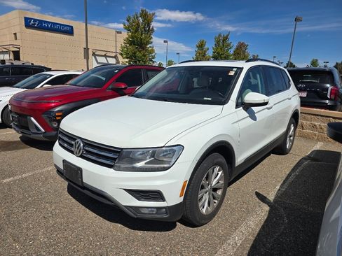 Used 2018 Volkswagen Tiguan SE AWD/4WD image 1