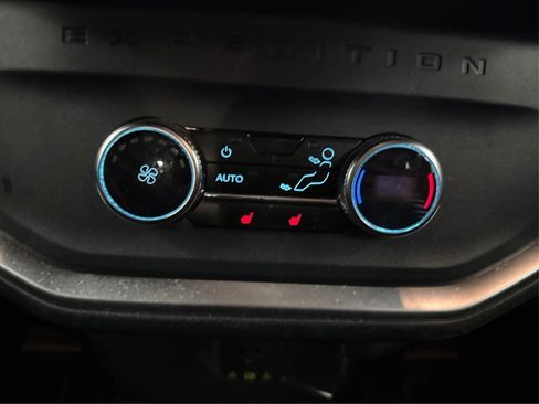 Used 2025 Ford Expedition Platinum AWD/4WD image 30