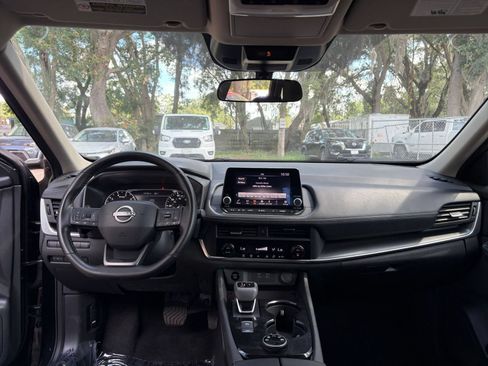 Used 2025 Nissan Rogue SV AWD/4WD image 34