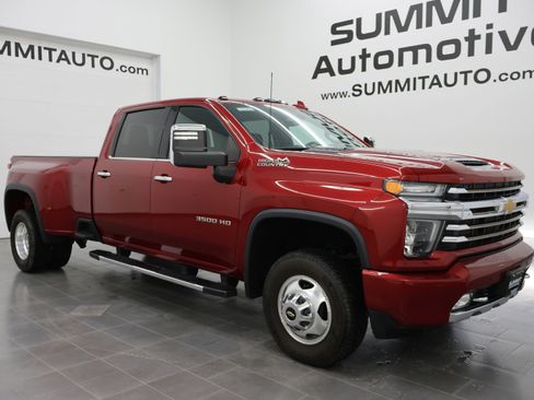Used 2023 Chevrolet Silverado 3500 High Country image 2