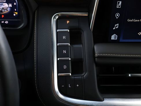 Used 2023 Chevrolet Tahoe Premier w/ Premium Package AWD/4WD image 26