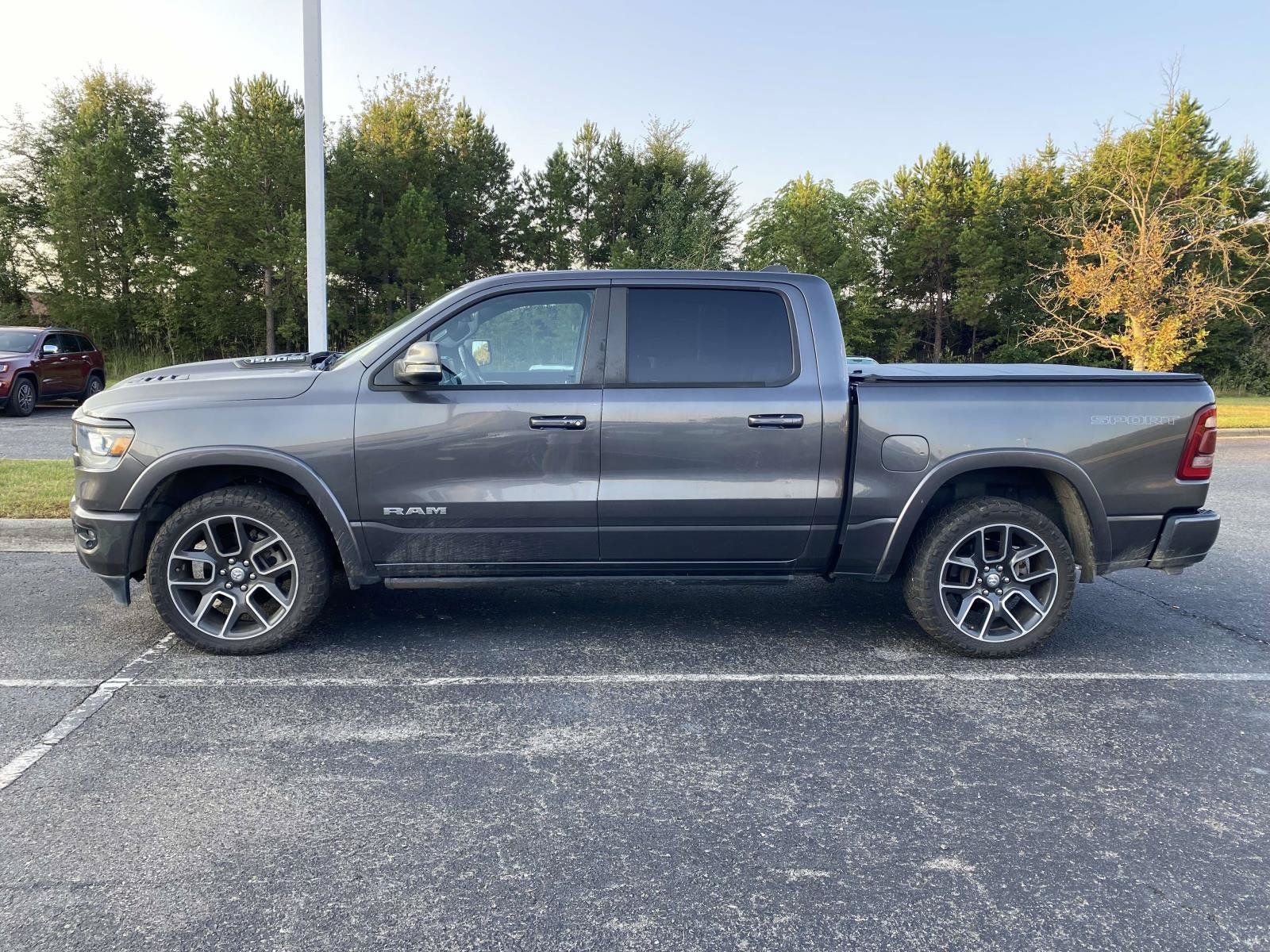 Used 2022 RAM 1500 Laramie AWD/4WD image 5