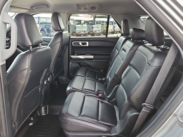 Used 2021 Ford Explorer XLT w/ Equipment Group 202A RWD image 13