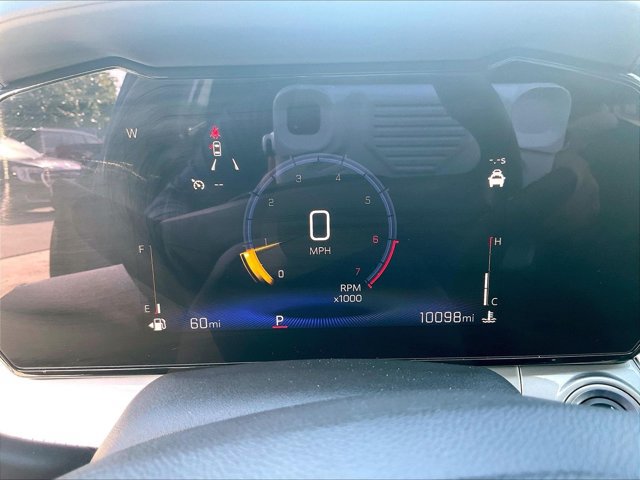 Used 2025 Chevrolet Trax LT w/ Driver Confidence Package FWD image 19