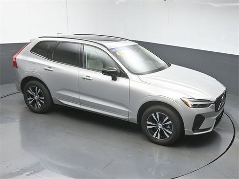 Used 2024 Volvo XC60 B5 Core w/ Protection Package Premier image 18